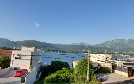 Moderne Stadtwohnungen zum Verkauf auf der Halbinsel Lustica, Montenegro